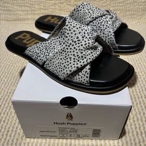 Hush Puppies Emily Slide in Snow Leopard Suede Size 7 Wide